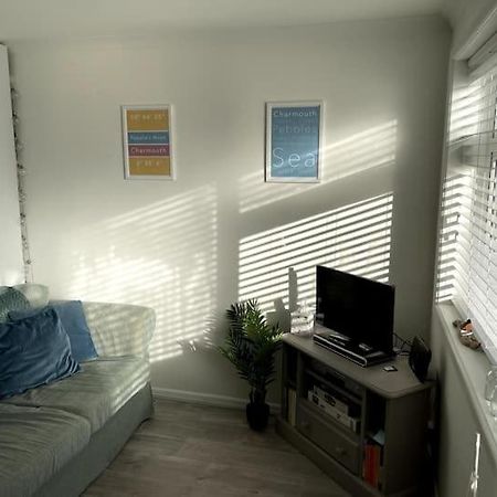 Self-Catering Studio In Beautiful Charmouth Dış mekan fotoğraf