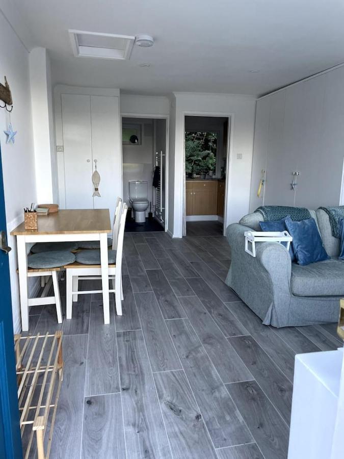 Self-Catering Studio In Beautiful Charmouth Dış mekan fotoğraf